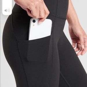 Athleta salutation stash pocket tight